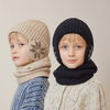 Laden Sie das Bild in den Galerie-Viewer, KnittedHat® | Warmes Strickmützen- und Schalset für den Winter